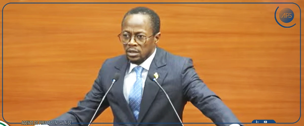 CCJS / Abdou Mbow charge la ministre Khady Diène Gaye à l’assemblée : « Vous l’avez politisé et vous avez été battus partout au Sénégal »