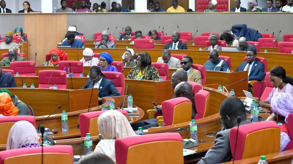 Code électoral : le Parlement adopte le texte, l’opposition contre-attaque