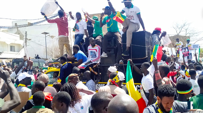 De retour en terre natale, Farba Ngom rend hommage: « c’est tout le peuple Sénégalais, épris de justice, qui s’est battu pour ma liberté… »